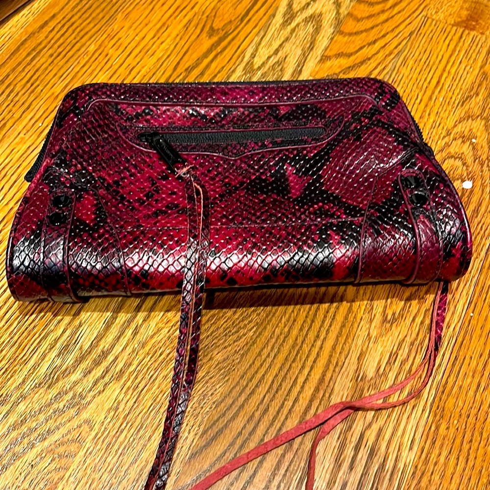 Gorgeous snake print clutch